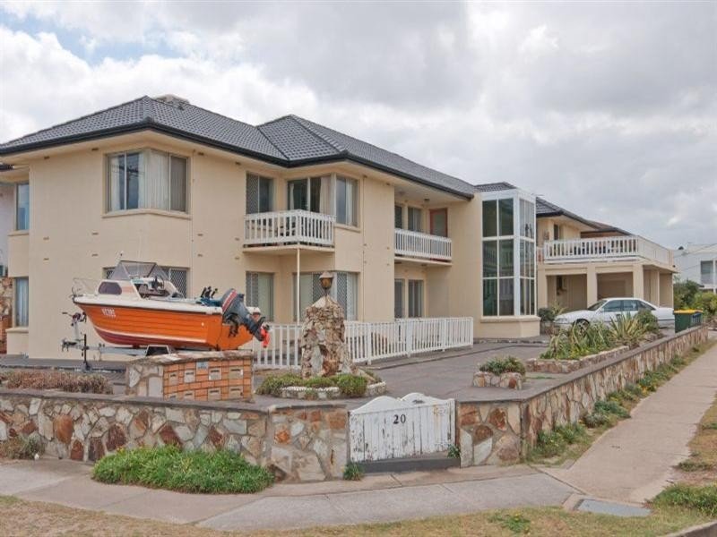 2/20 Seaview Road, West Beach, SA 5024 2/20 Seaview Road, West Beach, SA 5024