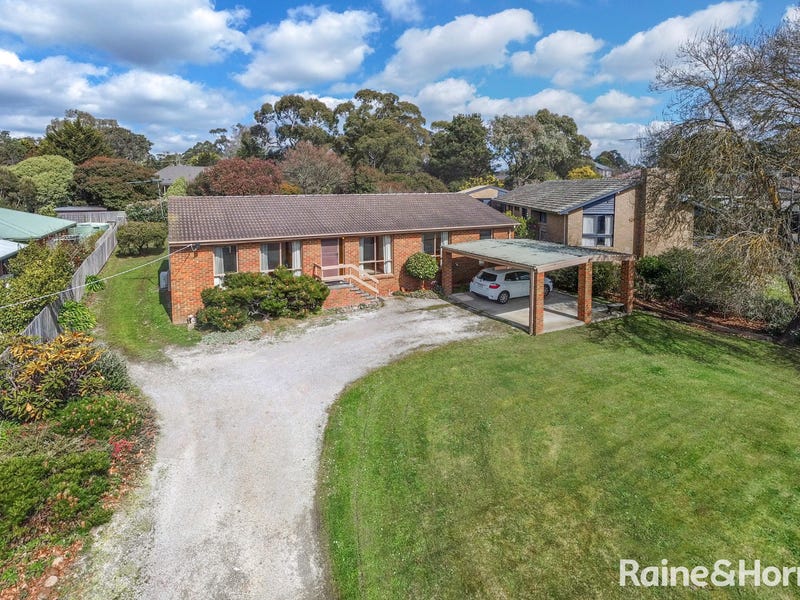 71 Howey Street, Gisborne, Vic 3437 Property Details