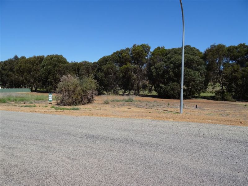 5 Humes Way, Wandering, WA 6308