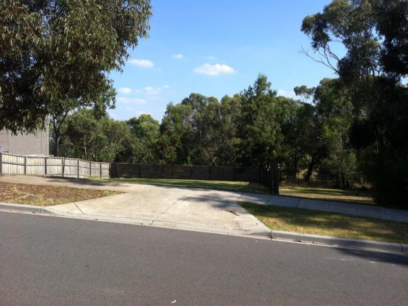 26 Sugarloaf Drive, Macleod, VIC 3085