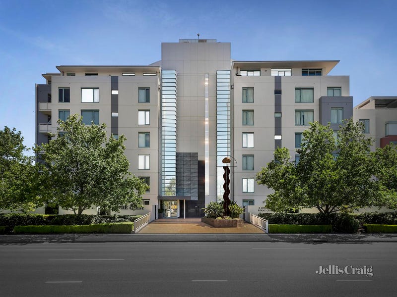 Real Estate & Property for Sale in Doncaster, VIC 3108 (+2 locations