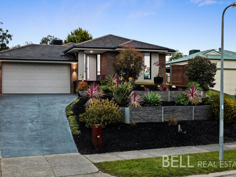 32 Larbert Road, Mooroolbark, Vic 3138 Property Details