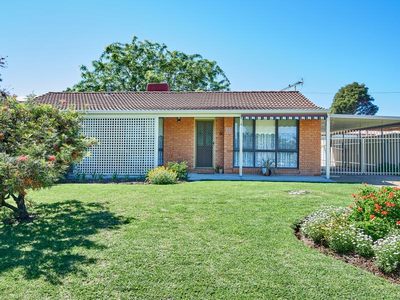 17 Crisp Drive, Ashmont, NSW 2650