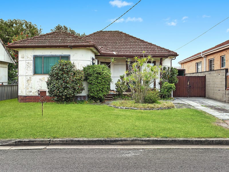 16 Warburton Street, Chifley, NSW 2036 Property Details