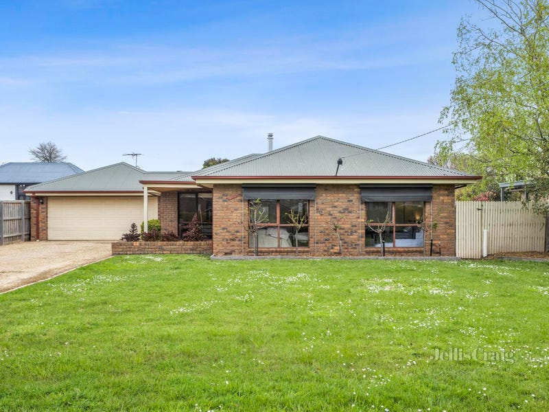 11 Howey Street, Gisborne, VIC 3437