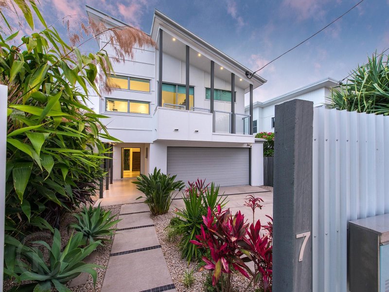 7 Cleveland Terrace, Ormiston, Qld 4160 Property Details