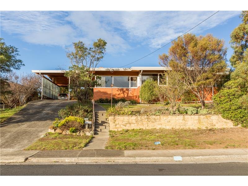 530 Churchill Avenue, Sandy Bay, TAS