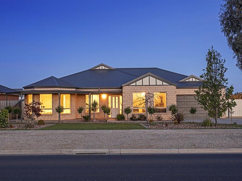 238 Clarkes Road, Brookfield, VIC 3338