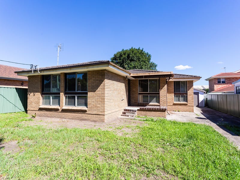 9 Central Avenue, Oak Flats, NSW 2529