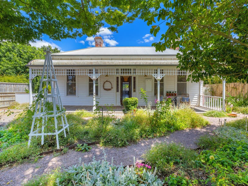 5 McIntyre Street, Hamilton, Vic 3300 House for Sale