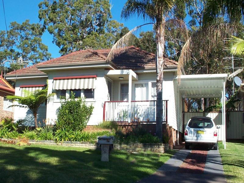 35 Yeramba Road, Summerland Point, NSW 2259