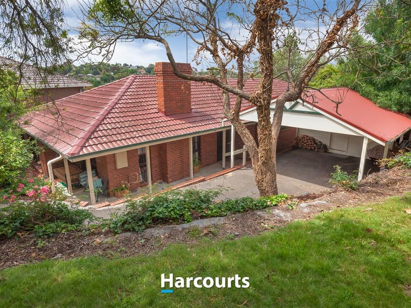 17 Kramer Drive, Berwick, Vic 3806 Property Details