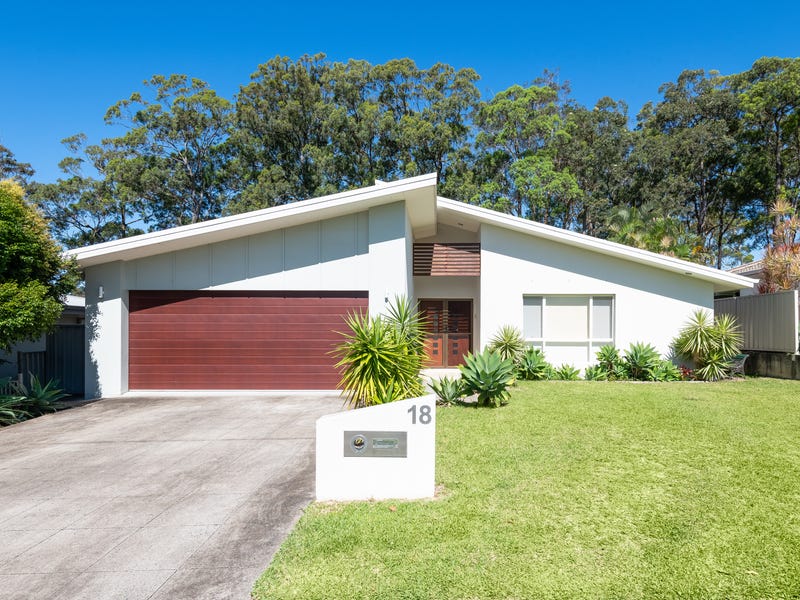 18 Mariner Drive, Safety Beach, NSW 2456