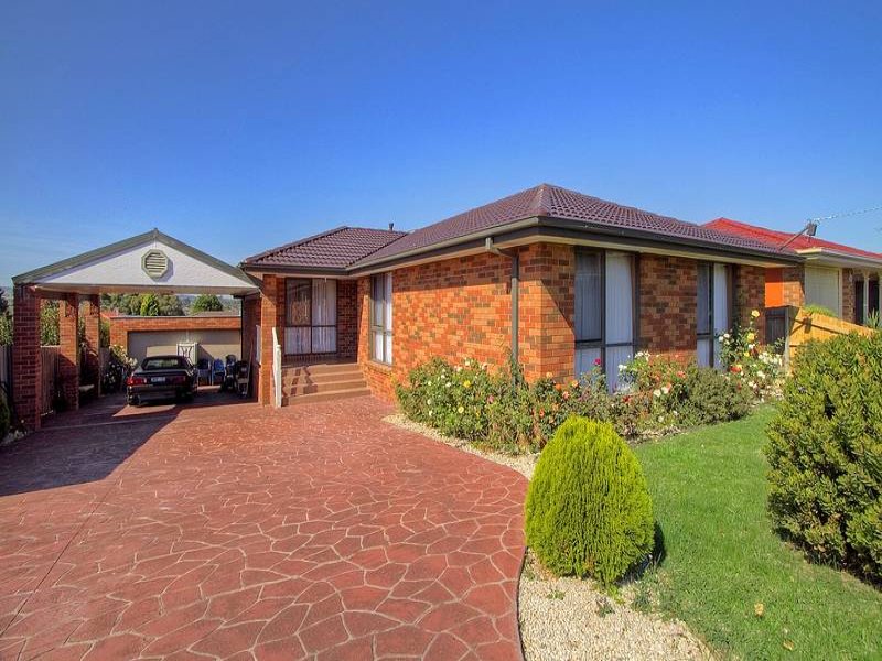 18 Fitzgerald Rd, Hallam, Vic 3803 Property Details