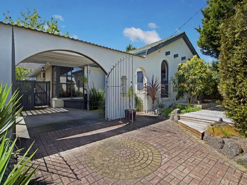 15 Benelong Crescent, Seaford, Vic 3198 Property Details