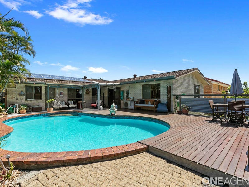 442 Boat Harbour Drive, Torquay, QLD 4655