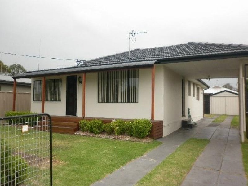 33 Griffiths Street, Oak Flats, NSW 2529