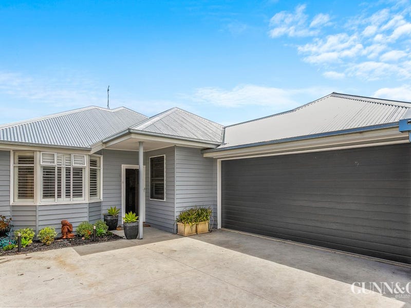 2/89 Melbourne Road, Williamstown, Vic 3016 Property Details