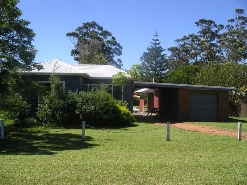 1 First Avenue, Erowal Bay, NSW 2540