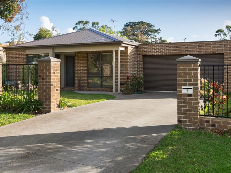 1/93 Herbert Street, Mornington, Vic 3931 Property Details