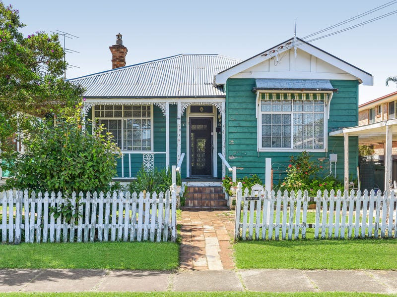 47 Gilmore Street, West Wollongong, NSW 2500