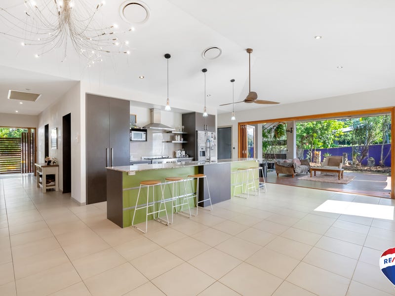 1 Springbrook Avenue, Redlynch, Qld 4870 Property Details