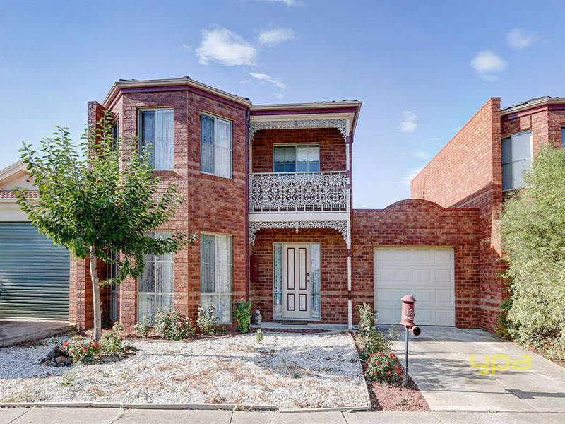 12 Waterford Way, Melton West, VIC 3337