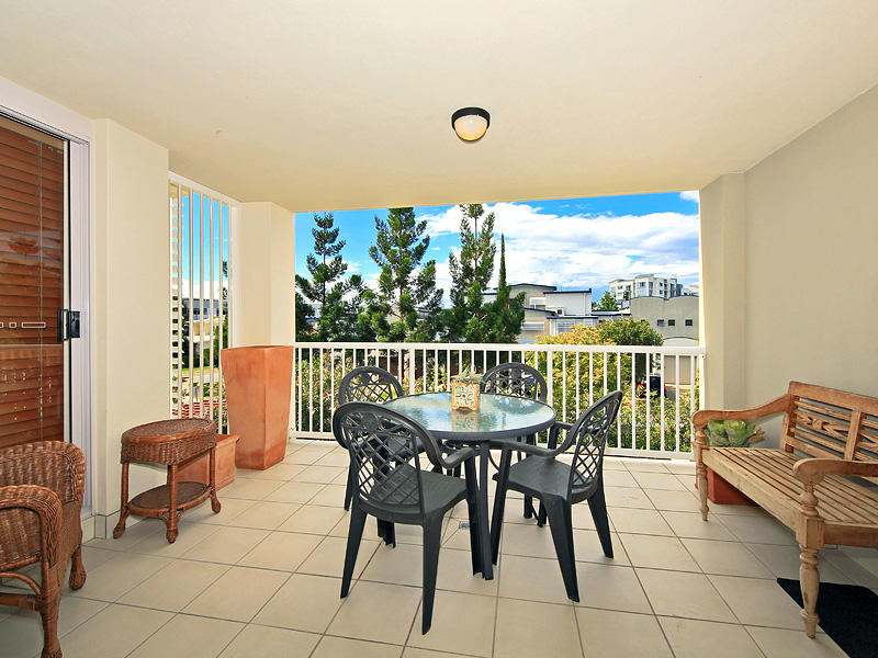 21/1 Riverwalk Avenue, Robina, QLD 4226