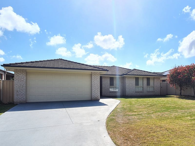 18 The Southern Parkway, Forster, NSW 2428