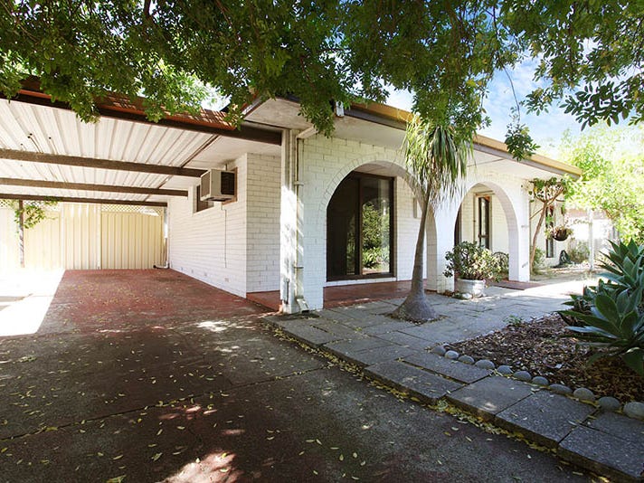 12 Barclay Avenue, Padbury, WA 6025