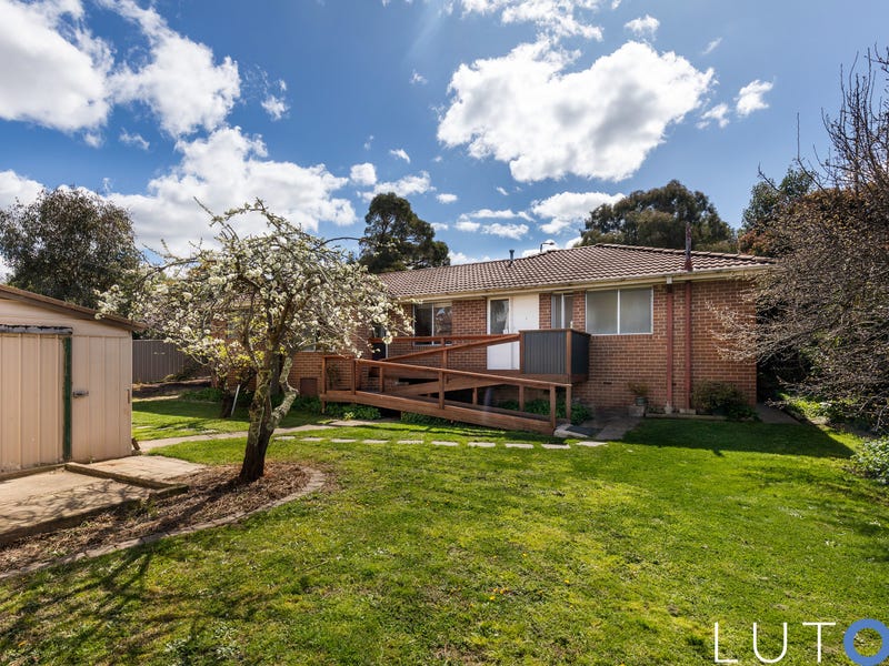 1 McLeod Place, Kambah, ACT 2902 Property Details