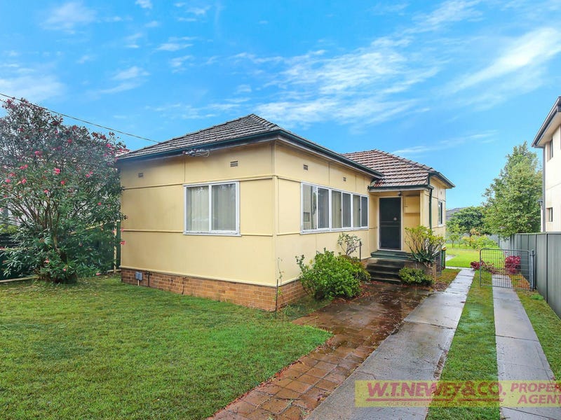 72 Napoleon Road, Greenacre, NSW 2190