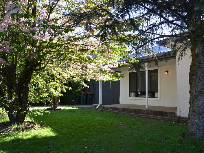 3 Station Street, Bright, Vic 3741 Property Details