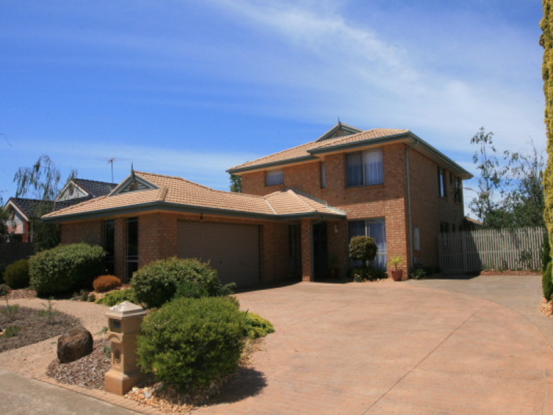 35 Westleigh Drive, Werribee, Vic 3030 Property Details