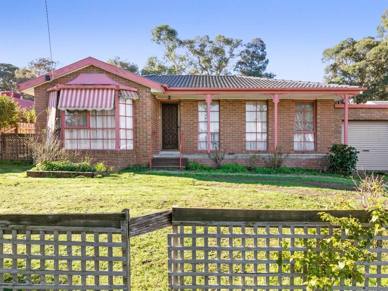 28 Langdale Drive, Croydon Hills, VIC 3136