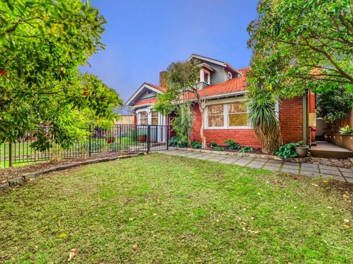 2/32 Mitford Street, Elwood, VIC 3184