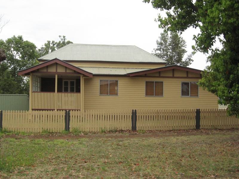 9 Russell, Chinchilla, Qld 4413 Property Details