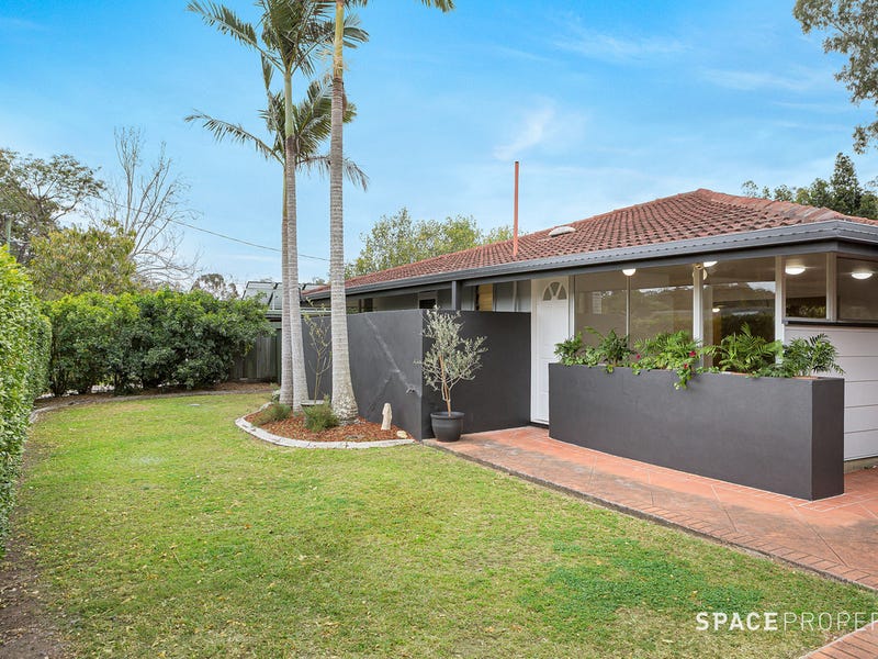 25 Cromarty Street, Kenmore, QLD 4069