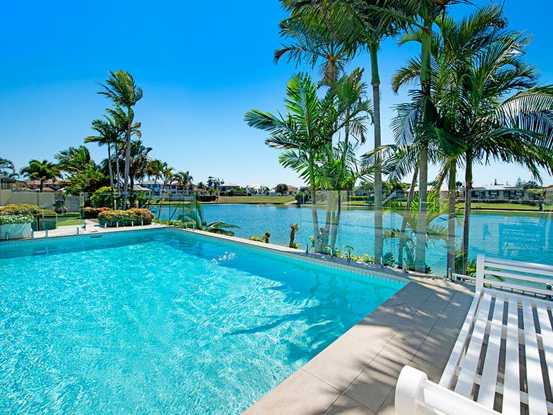 17 Villa Court, Broadbeach Waters, QLD 4218
