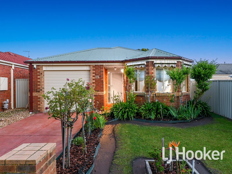 11 Buchan Green, Pakenham, Vic 3810 Property Details