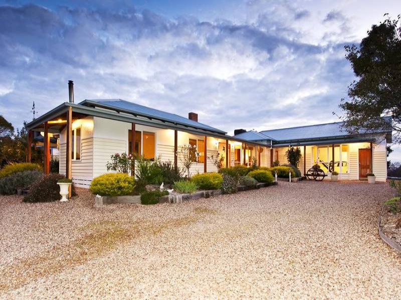 1 Red Box Court, Yarrambat, Vic 3091 Property Details