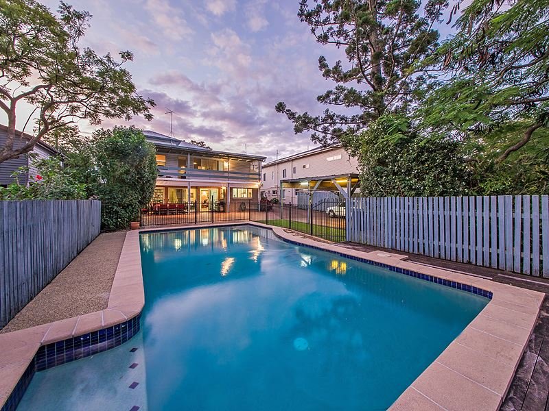 121 Sackville Street, Greenslopes, Qld 4120 Property Details