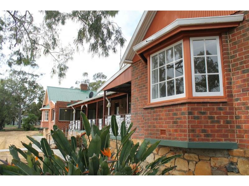 413 Dumbarton Road, Toodyay, WA 6566 Property Details