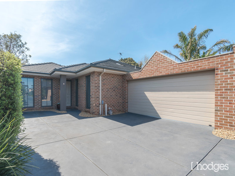 4/61 Broadway, Bonbeach, Vic 3196 Property Details