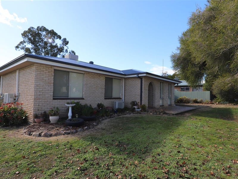 66 Lockhart Street, Adelong, NSW 2729 Property Details