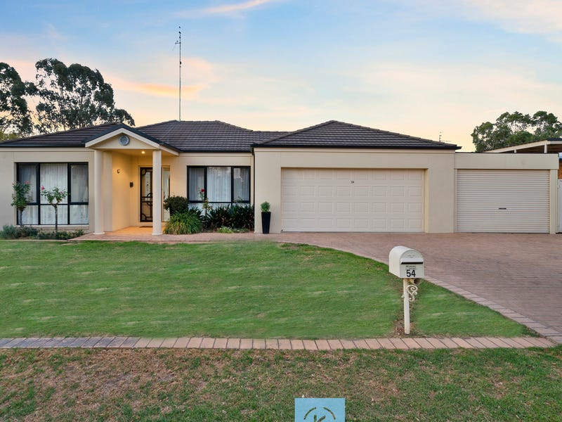 54 Bruton Street, Tocumwal, NSW 2714 Property Details