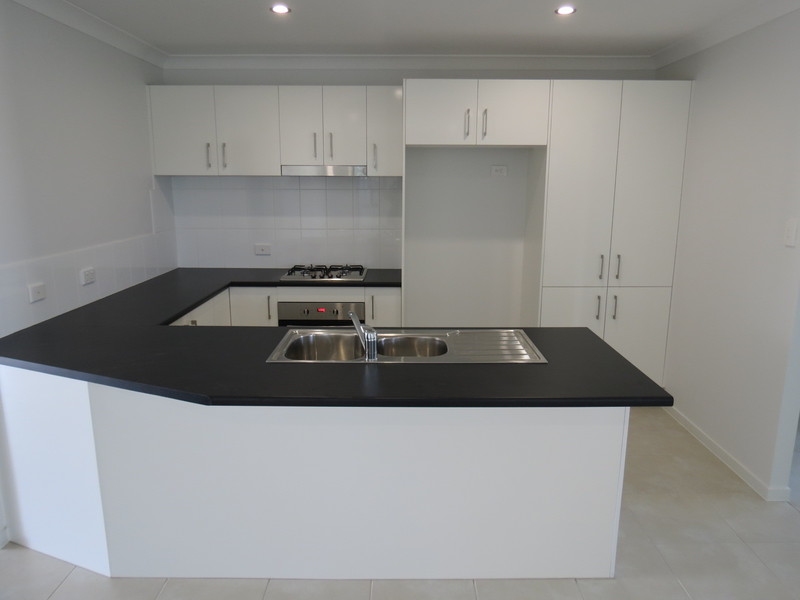 4 Jade Street, Emerald, Qld 4720 House for Rent