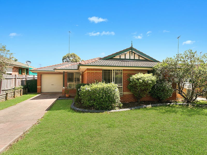 29 Downes Cres, Currans Hill, NSW 2567