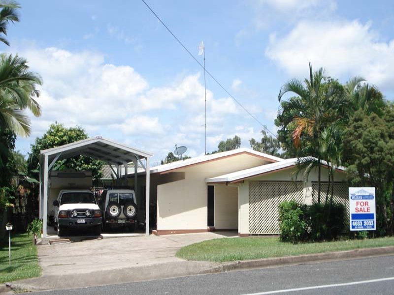 35 Kingsford Street, Mooroobool, QLD 4870