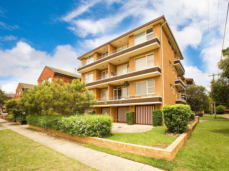 10/33 BANKS STREET, Monterey, NSW 2217 Property Details